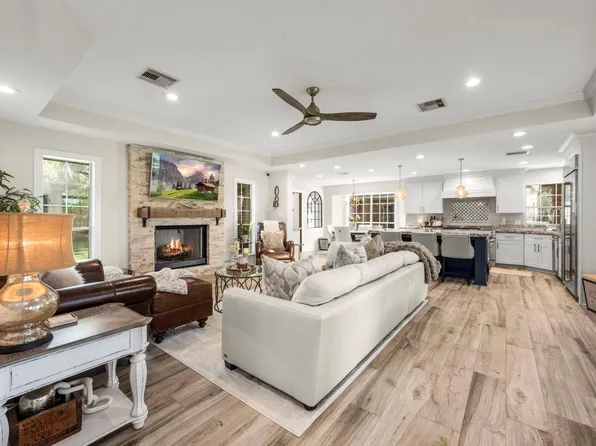 8555 Matthews Ln, Magnolia, TX 77354