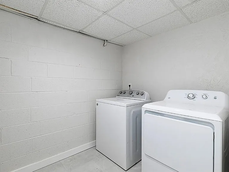 2506 Kingsley Dr NE — Photo 22