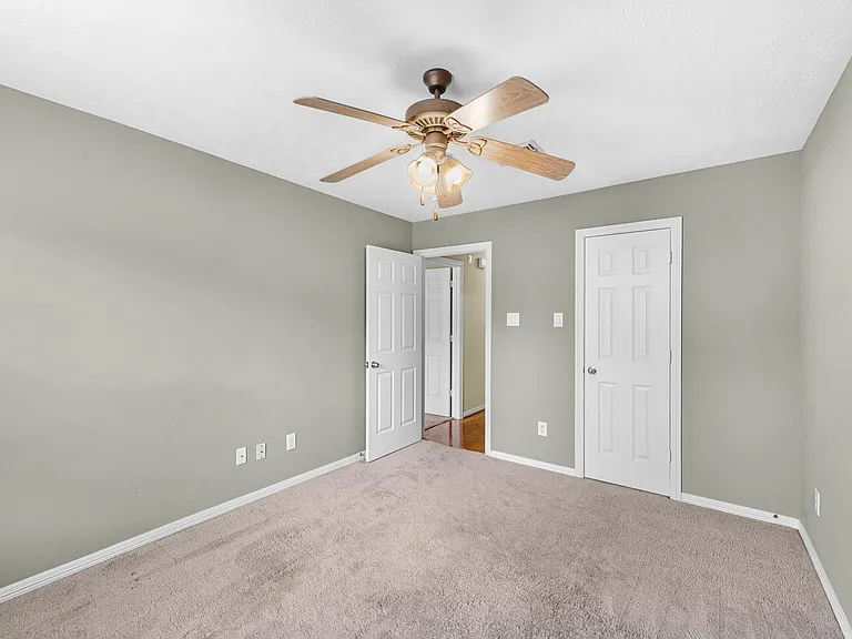 5228 Larkin St — Photo 23