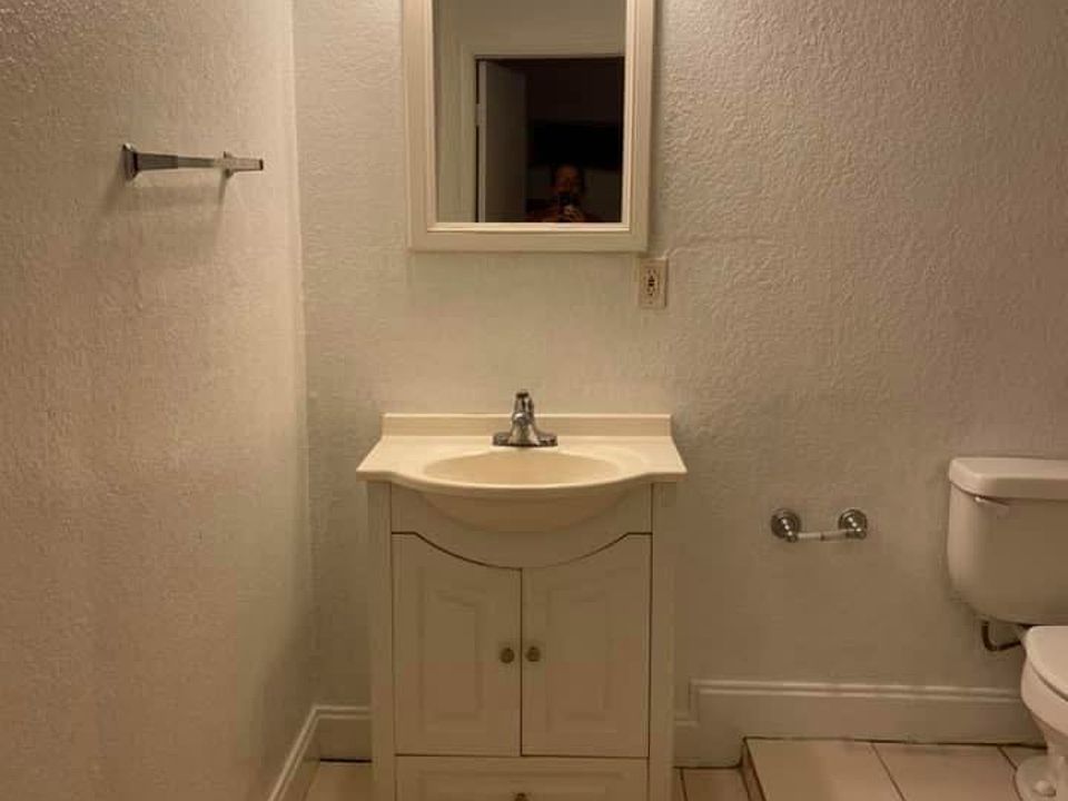 2nd image of 6001 SW 93rd Pl