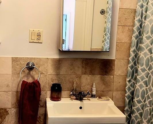 5th image of 490 Morgan Ave #1L
