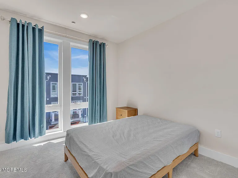1403 N Kingsley St #210 — Photo 37