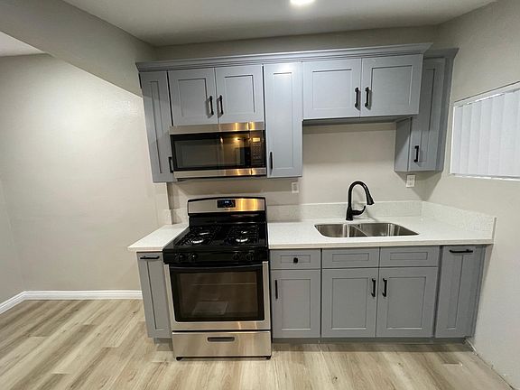 3rd image of 1451 W Holt Ave #5