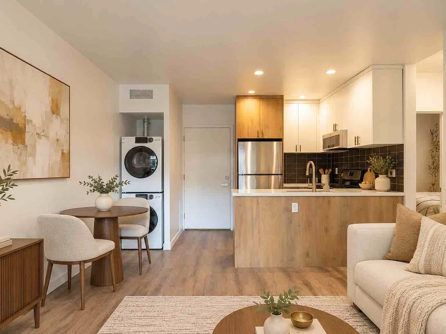 3305 Primera Ave — Photo 2