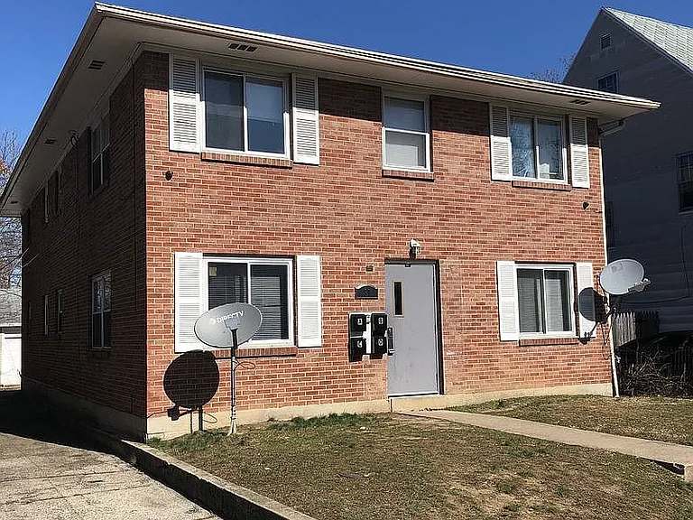 57 Pointview Ave #D — Photo 1