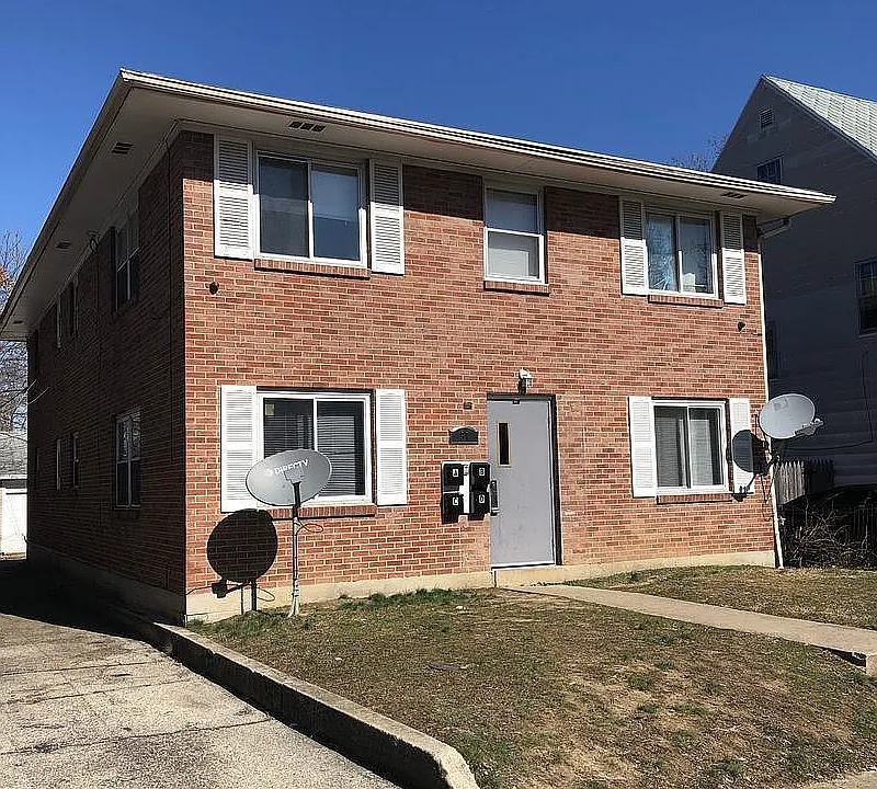 57 Pointview Ave #D