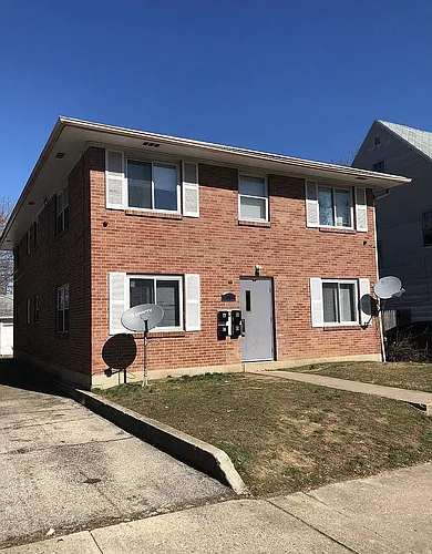 57 Pointview Ave #D Photo 1