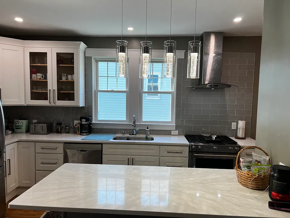 32 Rowe St #2