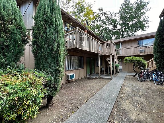 3rd image of 1416 Myrtle St APT 11