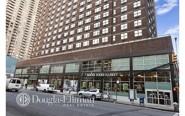 Rented by Douglas Elliman | media 15