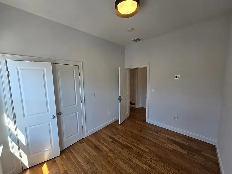 355 Adams Street — Photo 8