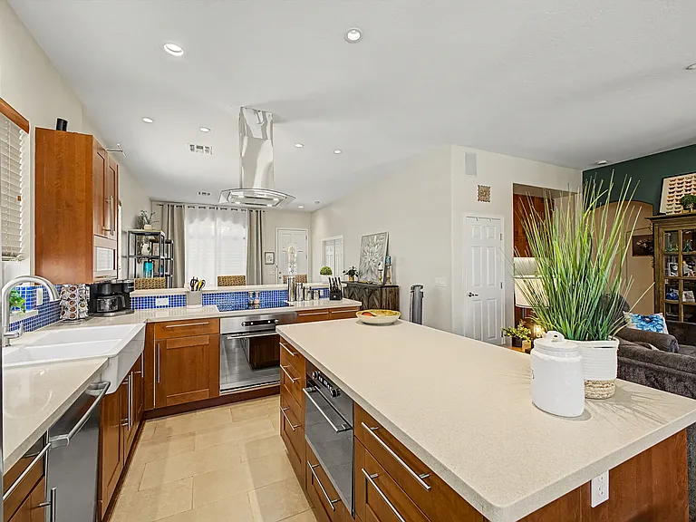 10490 E Acoma Dr — Photo 3