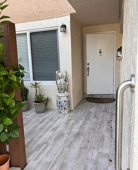 8249 NW 9th St #5 — Photo 7