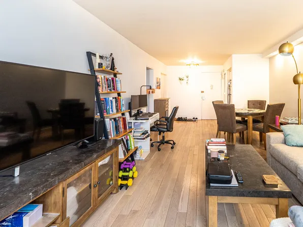 335 East 51st Street LD image 3 of 9