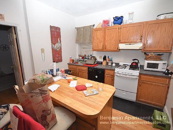 5th image of 17 Cummings Rd APT 1