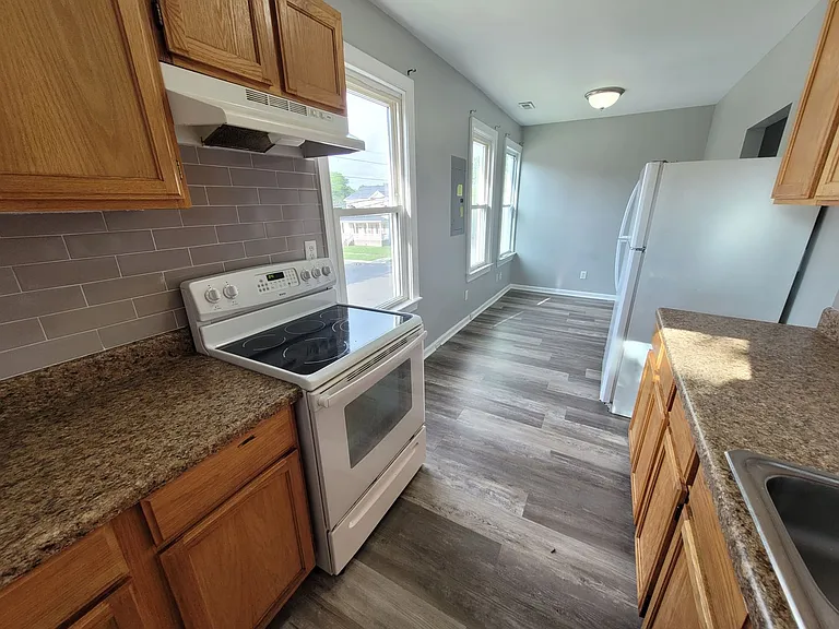 1900 Lansing Ave #B — Photo 16
