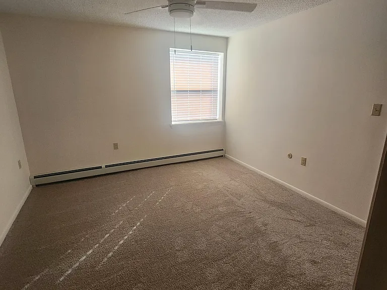 400 Broad St #4 — Photo 19