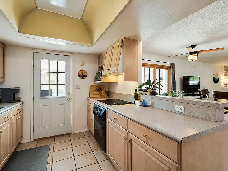 3117 S Jentilly Ln — Photo 28