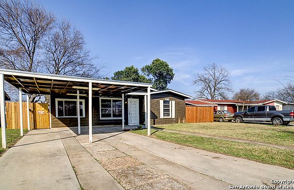 3rd image of 4367 Wild Oak Dr