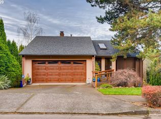 817 SW 8th St, Gresham, OR 97080