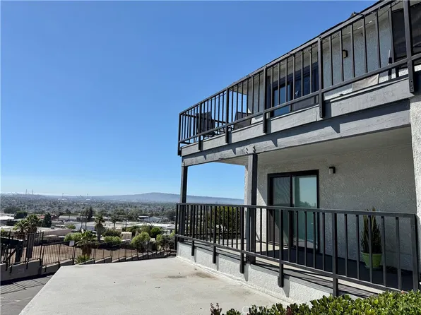 2599 Walnut Ave Unit 128, Signal Hill, CA 90755