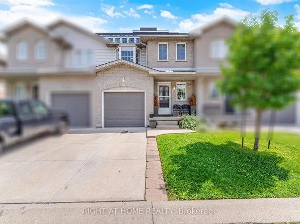 104 Frances Ave #14, Hamilton, ON L8E 5X3