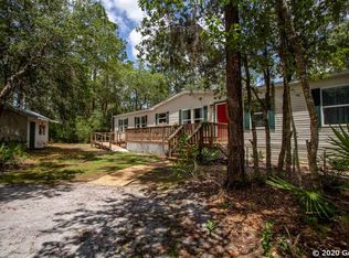 104 S Star Lake Dr, Hawthorne, FL 32640