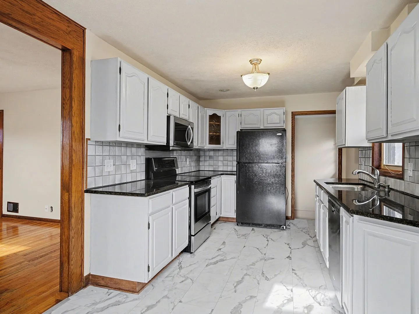 Centrally Located Property — Photo 4