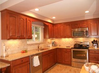 4520 Motorway Dr, Waterford, MI 48328