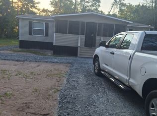 906 Oak St, Darien, GA 31305