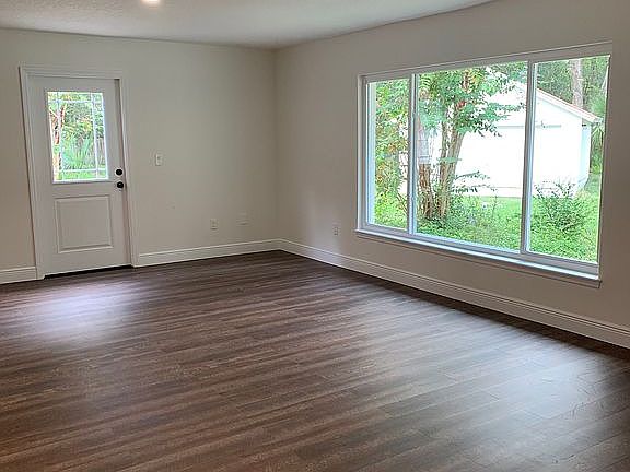 5th image of 24417 Strawberry Ave