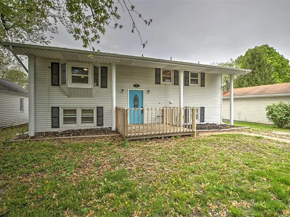 317 E Lincoln St, Blue Mound, IL 62513