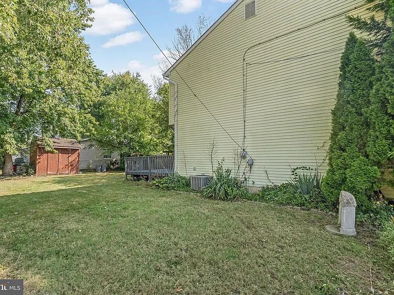 341 Clarkson St — Photo 30
