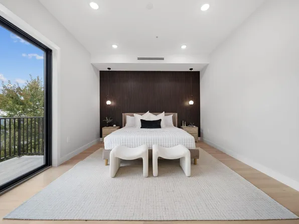 373 New York Avenue image 13 of 28