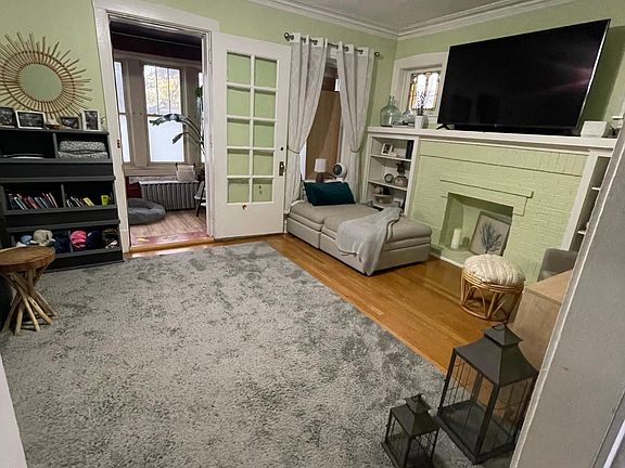 4th image of 4434 N Sacramento Ave #1