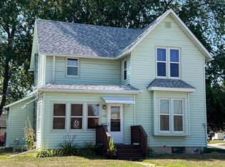 103 S Maple Ave, New Hampton, IA 50659