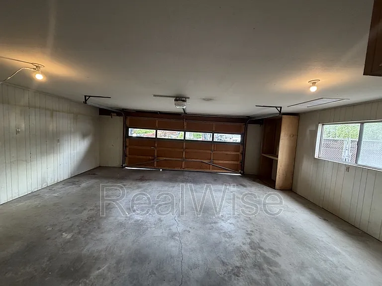 710 NW Midland Ave — Photo 49