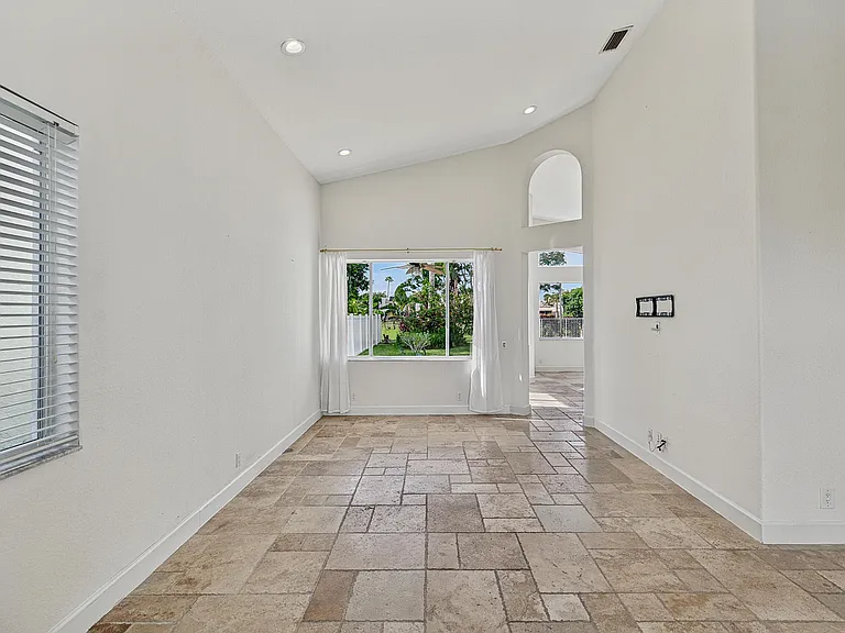 4583 NW 7th Pl — Photo 4