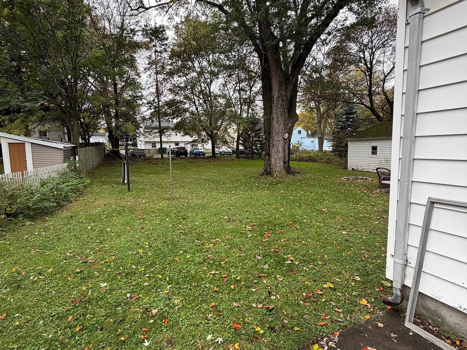3 bed, $1,700 — Photo 2