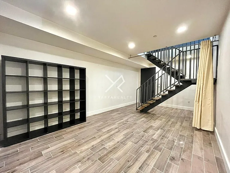 806 Saint Johns Pl #1D — Photo 8