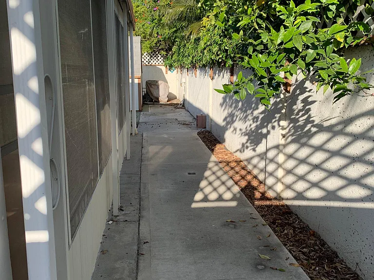 7652 Nancy Dr — Photo 23