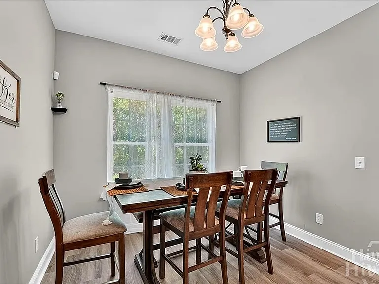 160 Huger St — Photo 14