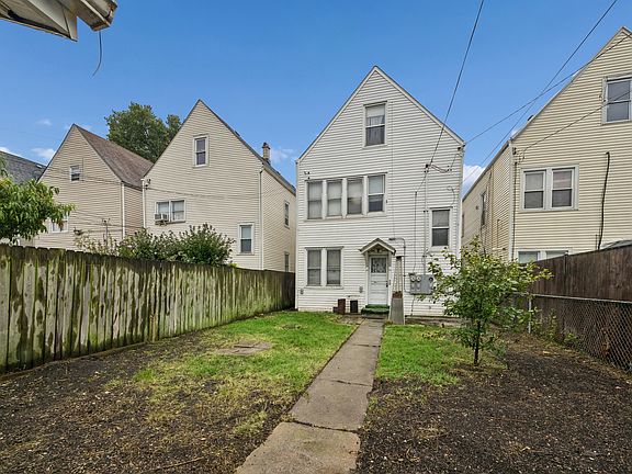 3rd image of 2953 N Hamlin Ave