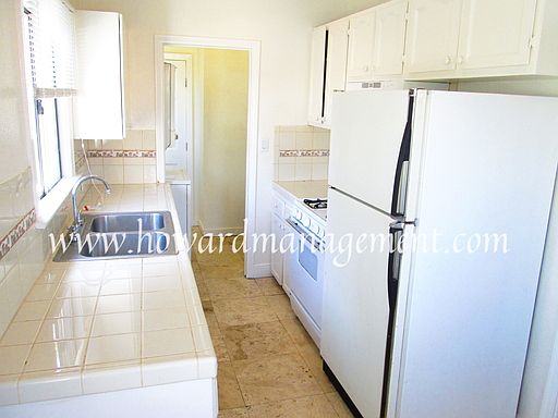 5th image of 3921 Walton Ave