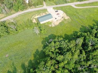 489 Smith Run Rd, Amity, PA 15311