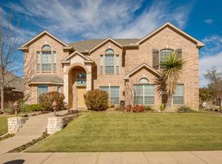 901 Masquerade Dr, Midlothian, TX 76065