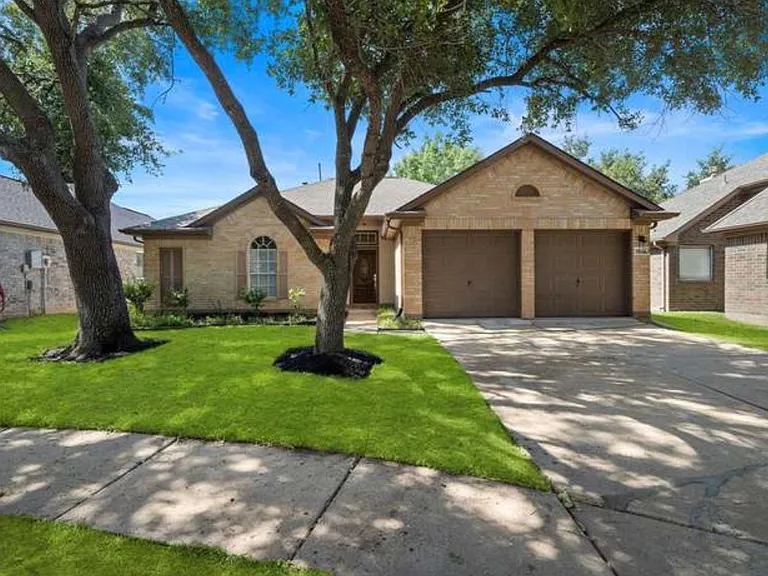 Branching Oak Ct — Photo 21