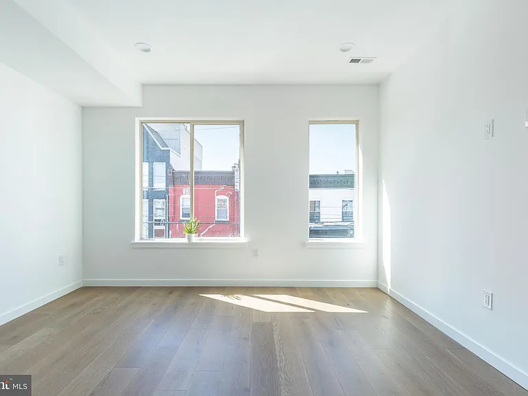 2925 W Master St — Photo 27