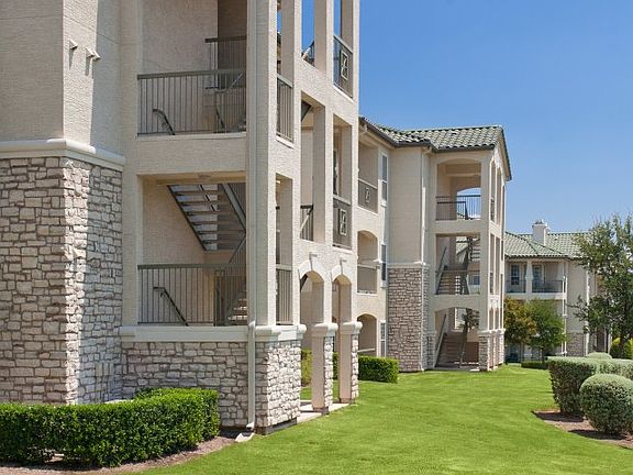 Falconhead Exterior View