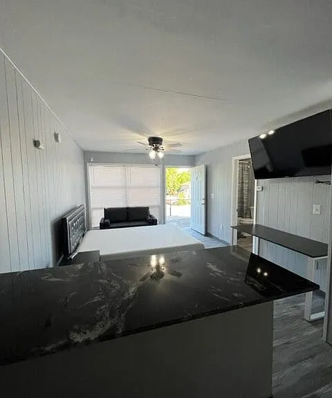 401 Smith St #STREETA3 — Photo 4